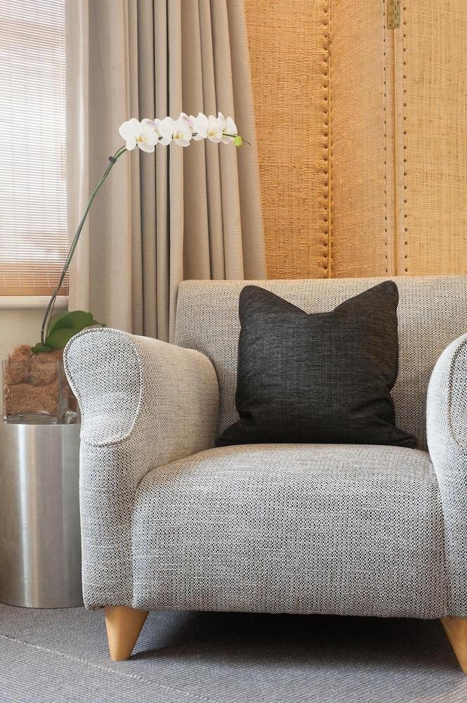 Quarters Hotel Дърбан Екстериор снимка